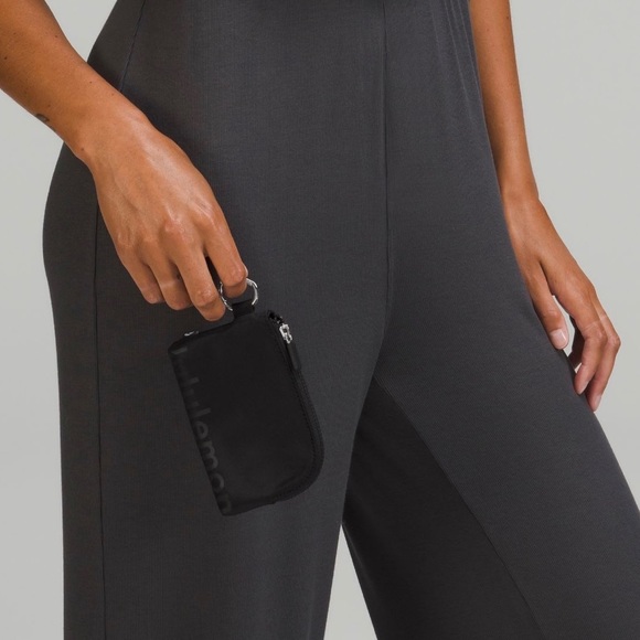 lululemon athletica Bags Nwt Lululemon Black Clippable Card Pouch